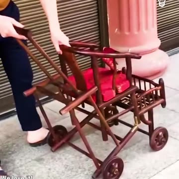 Check out this incredibly helpful baby stroller!