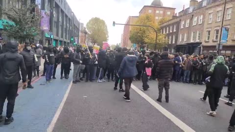 Keep it up, lads — Sadiq Khan and Keir Starmer are clapping like proud parent!