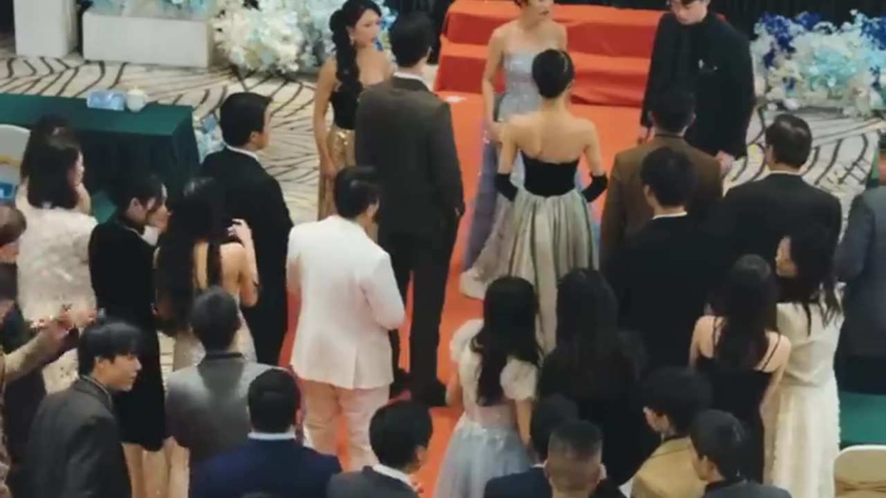 Married his wife for 5 years, who used him as a substitute and he divorced her and she regretted it.