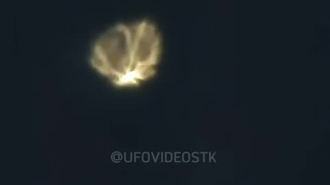 😱👁️ IF That's an Angel... Praise the Lord! | UFO Sighting | TheTruthAbove