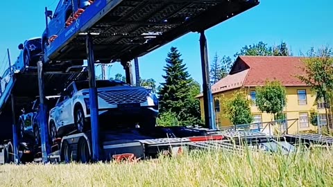 See the Open Trailer Car Unloading Process in Action! 🚚🚘
