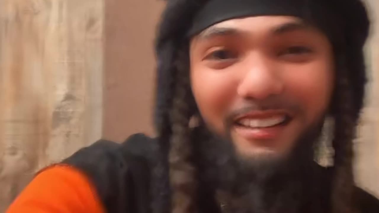 Papi shows up and hit live