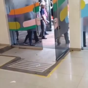 the victim slapped the would-be robber after he attempted to steal his cash.