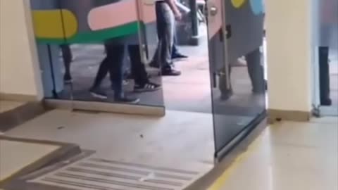 the victim slapped the would-be robber after he attempted to steal his cash.