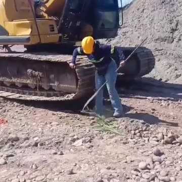 ☝🏻What powers does a woman have who cleans the house? 😆