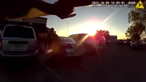 New Mexico cop fatally shoots hammer-wielding man who was threatening people