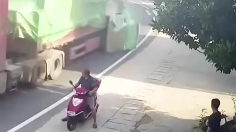 Breaking: Accident bike for truck driver ￼😭 / mitivation / top1 /viral 🇧🇩🇮🇳 #sho