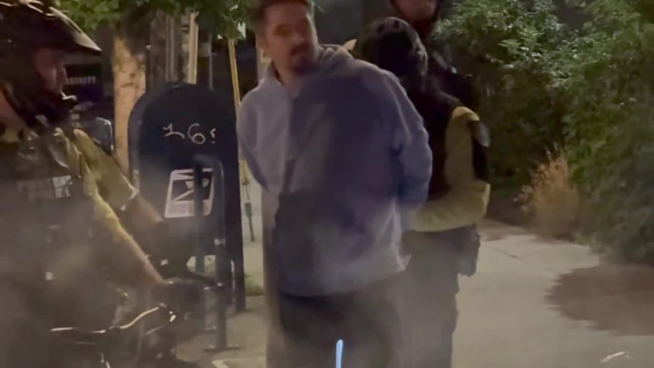 Portland PD arrested @nicksortor tonight. Unclear why, as he wasn’t doing anything criminal.
