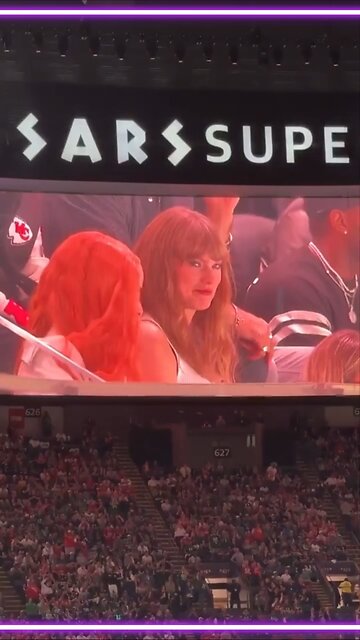 Taylor Swift Bood at the Super Bowl #taylorswift #superbowl #alexrwagner