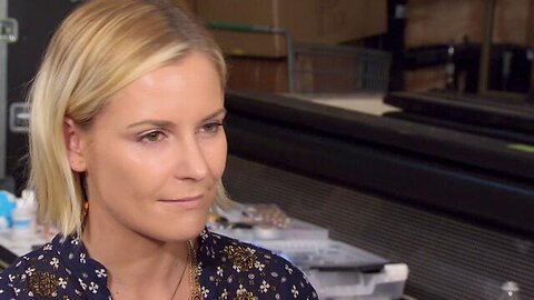 Natalya, Renee Young and R-Truth debate cats vs. dogs: Total Divas, May 3, 2017 @wwefree