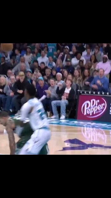 Brandon Miller verbally assaults Kuzma after DUNKING on him 😭