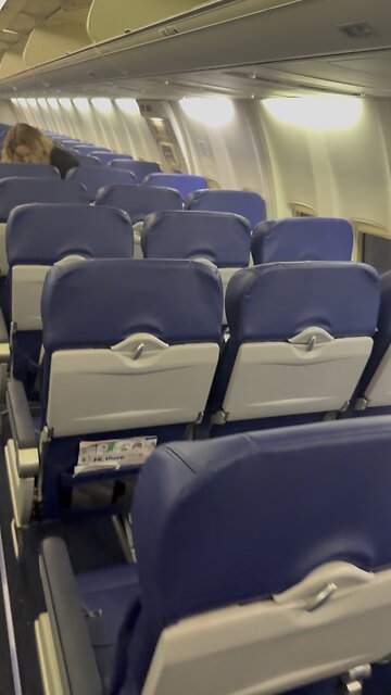 You’ve Never seen anything like this on a Flight!!