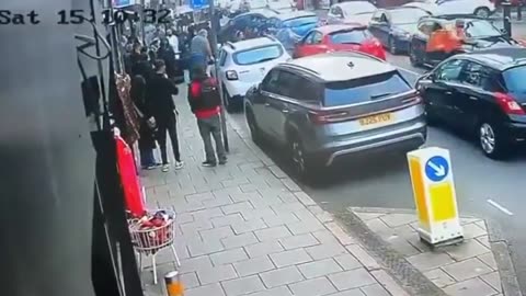 🚨YOUNG GIRL KIDNAPPED ON CAMERA IN BIRMINGHAM