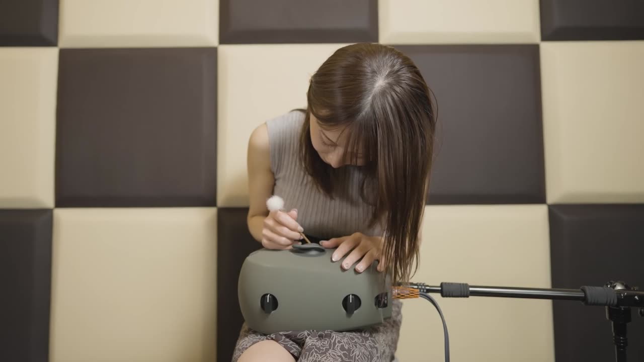 【ASMR _ 4K】Lap pillow & Ear Cleaning【ikumi】