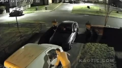 La rabbia pubblica è al culmine e la gente si fa giustizia da se