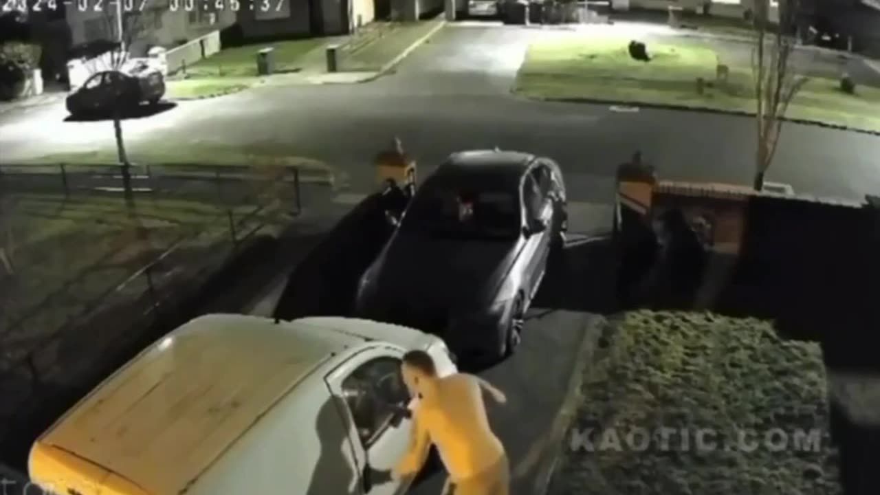 La rabbia pubblica è al culmine e la gente si fa giustizia da se