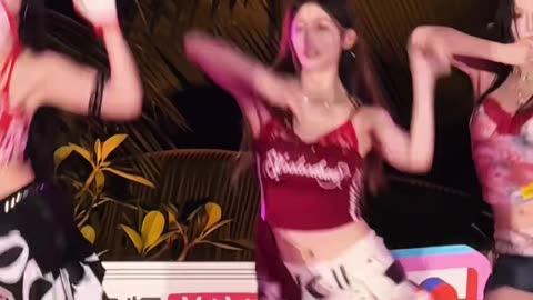 Feminine Coral red Cropped Tee Vibrant Hip Hop Dance | Daily Beauty EP 934