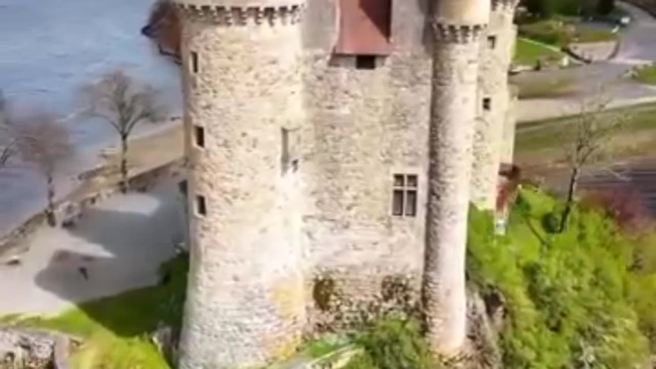 Exploring the Secrets of Val Castle 🏰✨