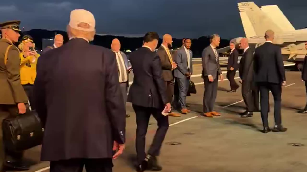 Watch as U.S. Navy Sailors get selfies with their Commander-in-Chief