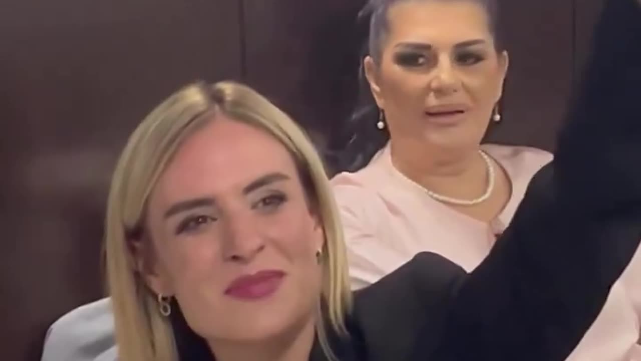 Сви политичари раде на истој агенди