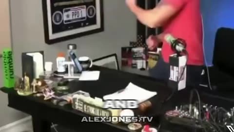 Alex Jones: Dan Bongino is Pathetic - 2/6/26