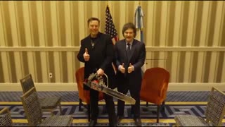 Javier Milei just gifted Elon Musk a chainsaw! Perfect 🔥🔥🔥