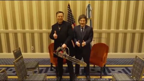 Javier Milei just gifted Elon Musk a chainsaw! Perfect 🔥🔥🔥