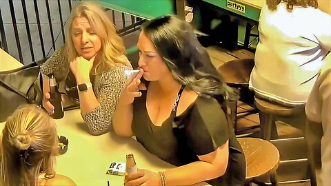 Candid Sexy Smoking Woman 799