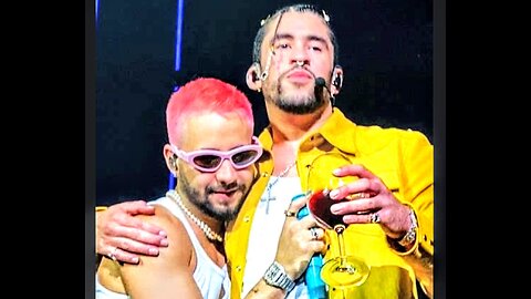 🤡 degenerate Bad Bunny falls on stage Biden style