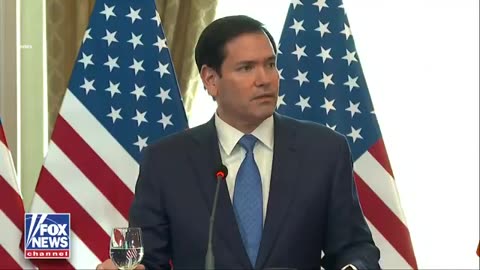 Marco Rubio SCHOOLS reporter who tried to stir up tensions with world leader