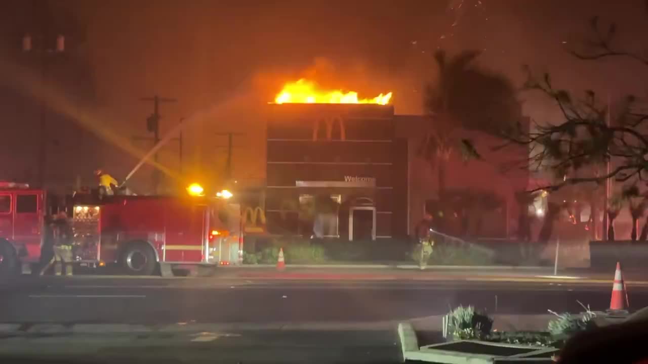 #BREAKING A McDonald's is engulfed in flames near Washington and Altadena