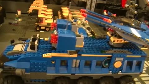 Lego 7066 ‧ Earth Defense HQ - Alien Conquest Brickformula Review