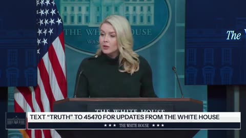 Reporters Press Karoline Leavitt On Whether Homan's Arrival To Minnesota