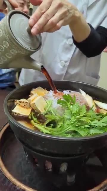 Eating A5 Wagyu Sukiyaki at a 150-Year-Old Tokyo Restaurant – Best Beef of My Life!