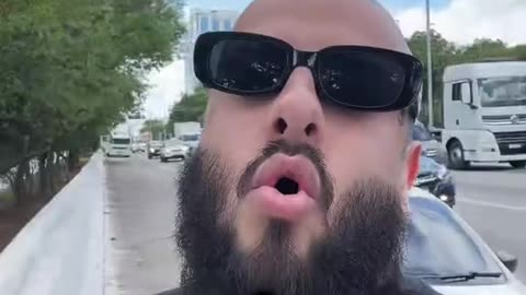 Policia acha pelo menos 1 corpo por mes no rio tiete na cidade de São Paulo