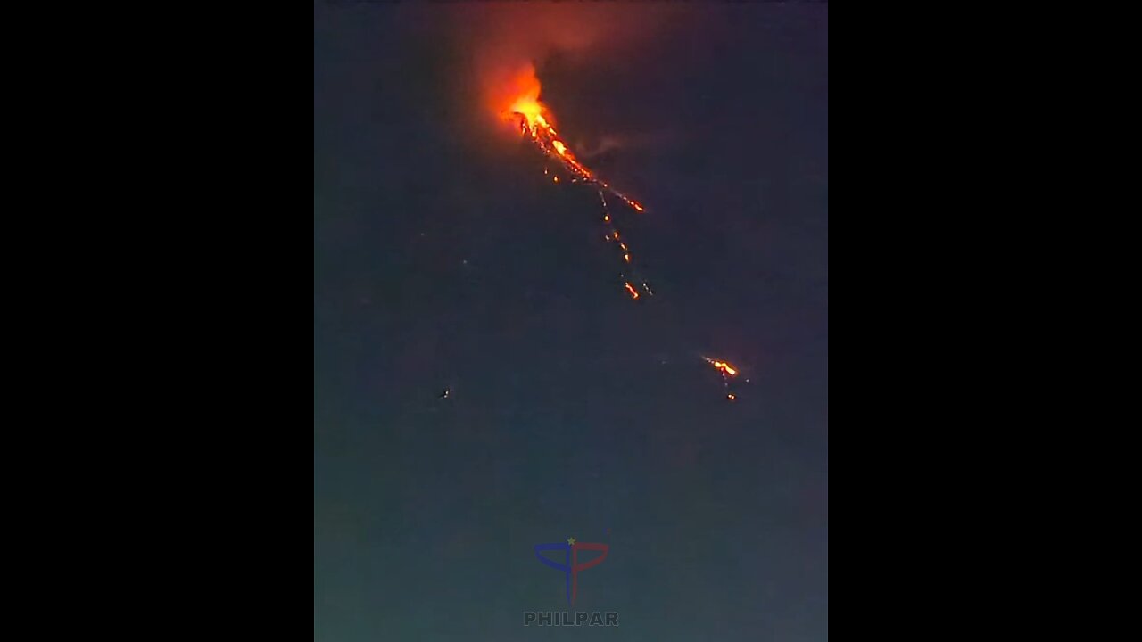 Ongoing lava activity on Mayon Volcano