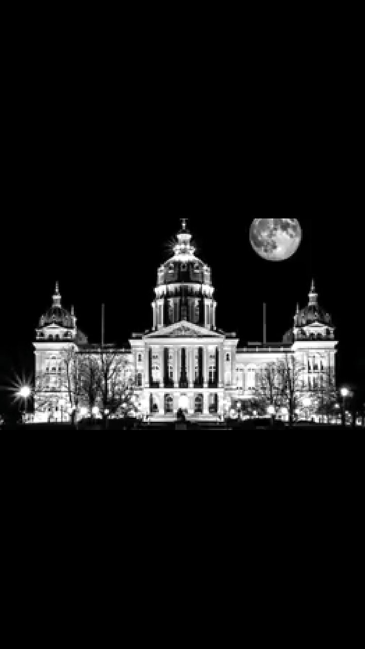 ONE OF MY FAVORITE STATE CAPITAL HAS TO BE THE ONE IN IOWA. SO MASSIVE AND OVER THE TOP...🔥