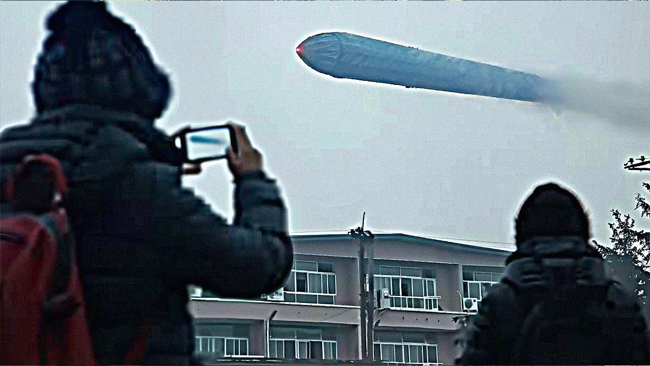 Eyewitness Captured a Cigar-Shaped UFO on Camera, What Happened Next Is Still Unexplained