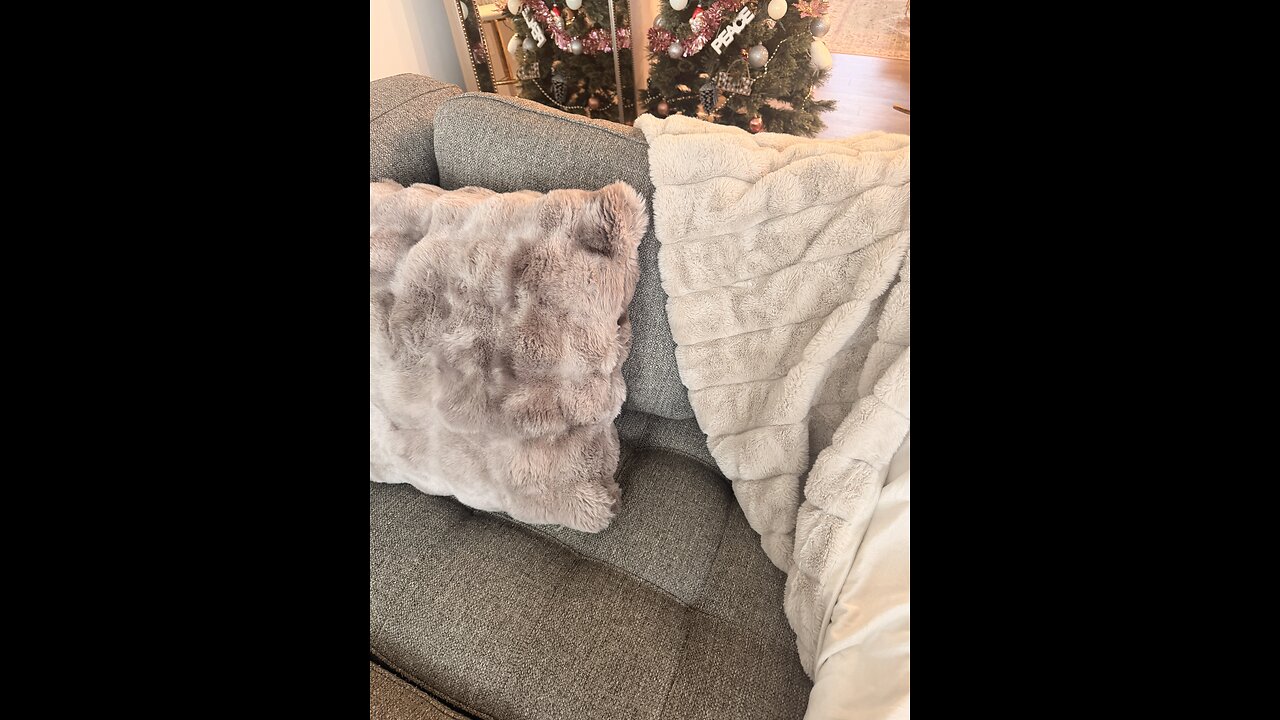 Infrared Sauna Blanket Warning ⚠️ It burned 🔥A Hole in my Sofa Becarefull🙏❤️ 🔥