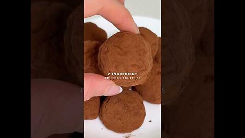 2-Ingredient Low Carb Chocolate Truffles!