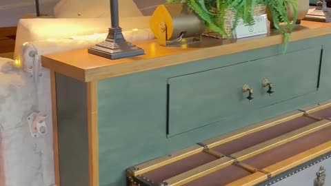 A MOTORIZED 🙃COUCH ?!