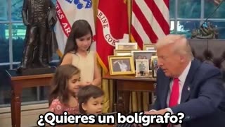 Lanzan huevos a Luis Rubiales en la presentación de su libro