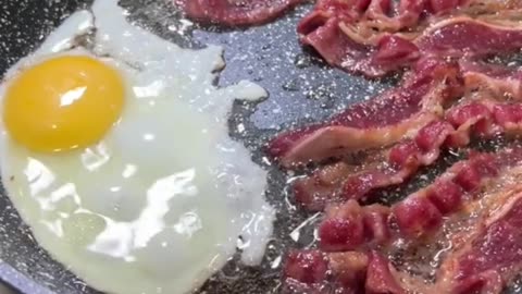 Who has better breakfast the USA or the UK?