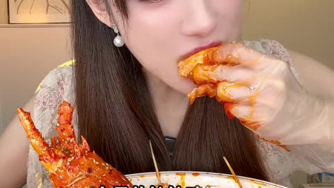 老婆饼里没老婆，钵钵鸡里真的有“鸡” #好吃到停不下来 #美食推荐官 #吃货日常 #一起吃饭吧