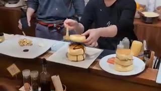 Tokyo’s Fluffiest Pancakes?! 🥞✨ | Benitsuru Café in Asakusa, Japan 🇯🇵