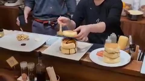 Tokyo’s Fluffiest Pancakes?! 🥞✨ | Benitsuru Café in Asakusa, Japan 🇯🇵