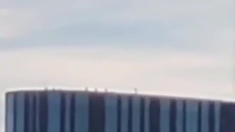 👁️🤯 Wobbly Silver Disc Over Toronto! | TheTruthAbove