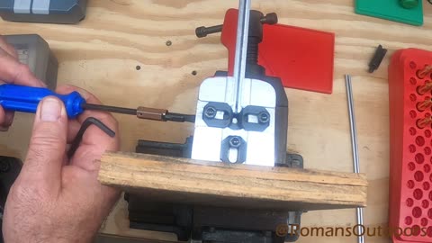 Forster Co-Ax Primer Seater