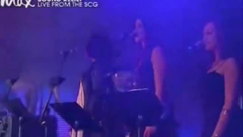 Barry Gibb & Olivia Newton-John - 01 - To Love Somebody = Sound Relief Sidney 2009