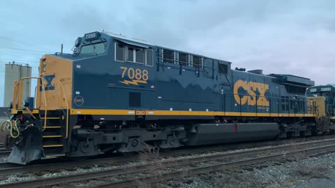 CSX Train 7088 with fresh coat of paint